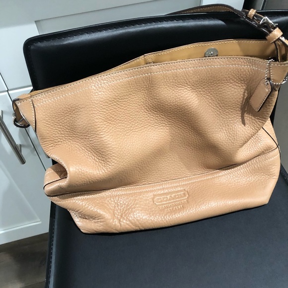 Coach purse - Picture 1 of 3